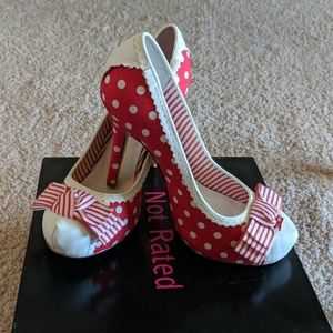 Vintage Red Polka Dot Heels ❤️💅